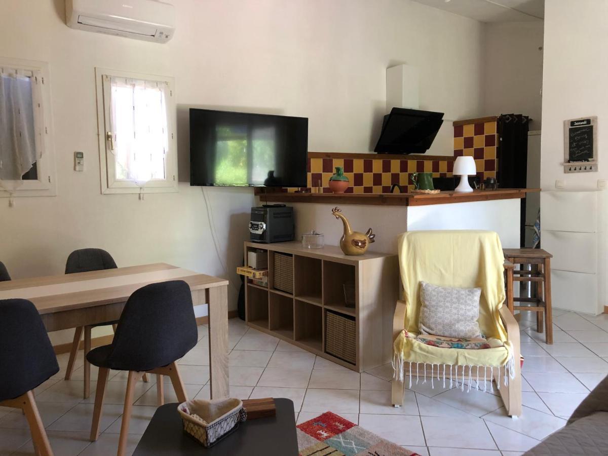Le Cabanon Des Hirondelles Villa Villecroze Buitenkant foto